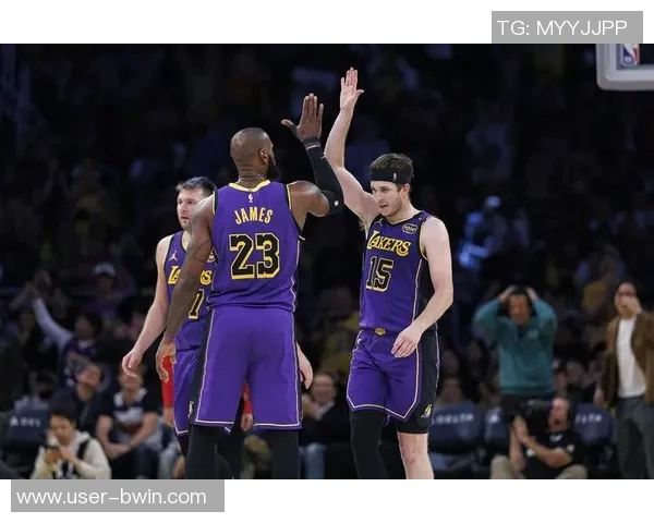 詹东里回归或助攻势如虹雷迪克防守提升之路仍需时日 詹东里回归或助攻势如虹雷迪克防守提升之路仍需时日