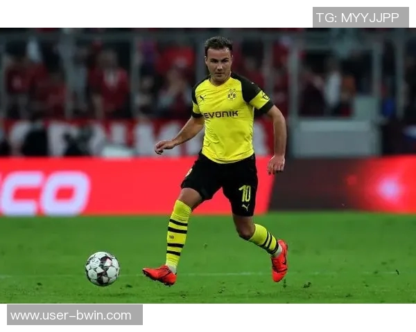 梅西与穆赫塔尔赛后互换球衣引发热议光膀子成新潮流 梅西与穆赫塔尔赛后互换球衣引发热议光膀子成新潮流