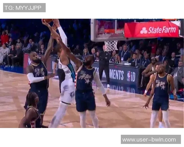 伦纳德12分钟狂砍31分震撼全场船记为球迷奉献精彩绝伦的篮球盛宴